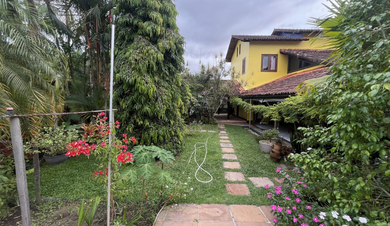 LATERAL DA CASA (2)